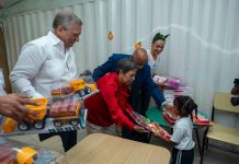 Voluntariado Banreservas lleva la Navidad a cientos de niños y ejecuta operativo ambiental en el Ozama