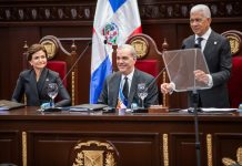 RD firma acuerdo para desarrollar puerto espacial comercial en Pedernales.