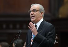 El presidente Luis Abinader afirma que el Metro es seguro y será el primero en probarlo