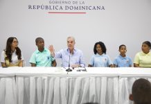 Presidente Abinader dialoga con más de 350 estudiantes