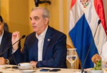 Abinader atribuye altos precios de combustibles a situación internacional