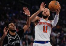 Knicks firman remontada récord ante Spurs y quedan a un triunfo del campeonato