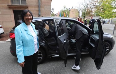 pillay-dedica-su-nobel-de-la-paz-a-los-supervivientes-de-crimenes-05893e9d-focus-0-0-375-240